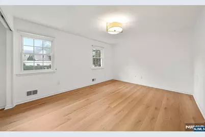 156 Parkview Drive 24 #24, Teaneck Township, NJ 07666 - Photo 13