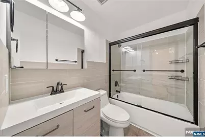 156 Parkview Drive 24 #24, Teaneck Township, NJ 07666 - Photo 15