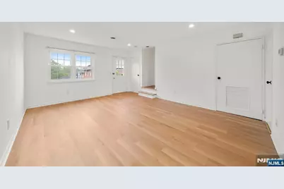 156 Parkview Drive 24 #24, Teaneck Township, NJ 07666 - Photo 3