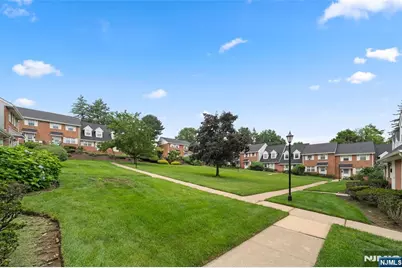 156 Parkview Drive 24 #24, Teaneck Township, NJ 07666 - Photo 19