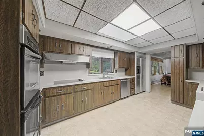 812 Mountain Avenue, Wyckoff Township, NJ 07481 - Photo 7