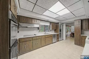 812 Mountain Ave, Wyckoff Township, NJ 07481 - Photo 7