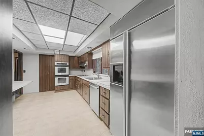 812 Mountain Avenue, Wyckoff Township, NJ 07481 - Photo 9