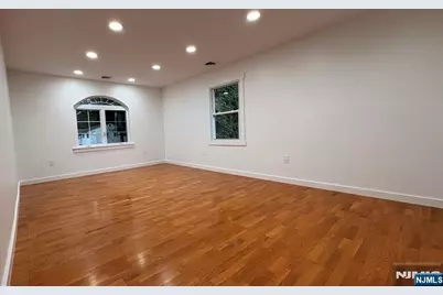 266 Hamilton Road, Teaneck Township, NJ 07666 - Photo 9