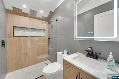228 Johnson Avenue 5 #5, Hackensack, NJ 07601 - Photo 13