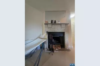 570 North Avenue C #C, Fort Lee, NJ 07024 - Photo 9