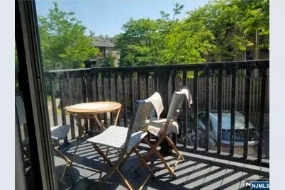 570 North Avenue C #C, Fort Lee, NJ 07024 - Photo 3