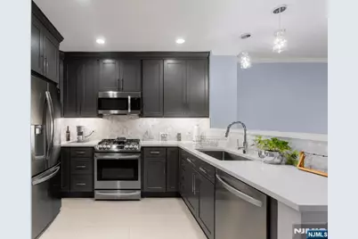 148 The Promenade, Edgewater, NJ 07020 - Photo 3