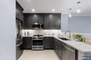 148 The Promenade, Edgewater, NJ 07020 - Photo 3