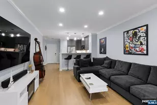 148 The Promenade, Edgewater, NJ 07020 - Photo 9