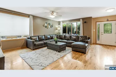 146 Bathurst Avenue, North Arlington, NJ 07031 - Photo 5