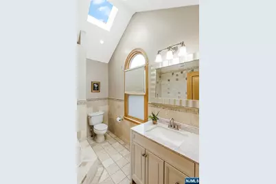 146 Bathurst Avenue, North Arlington, NJ 07031 - Photo 23