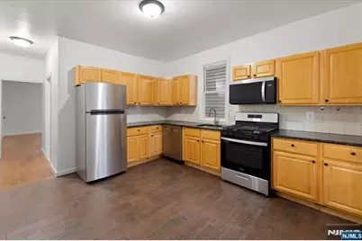 533 Clinton Street, East Orange, NJ 07018 - Photo 7