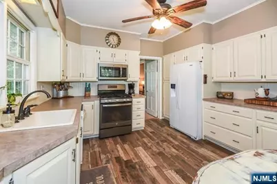39 Circle Avenue, Wayne, NJ 07470 - Photo 15