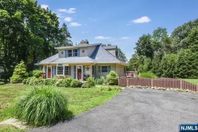 39 Circle Avenue, Wayne, NJ 07470 - Photo 3