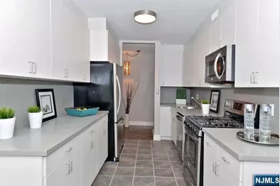 5 Horizon Road 203 #203, Fort Lee, NJ 07024 - Photo 9