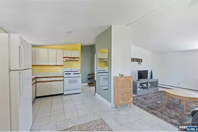 449 Taft Avenue 2 #2, Woodland Park, NJ 07424 - Photo 3