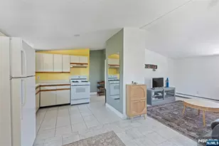 449 Taft Ave 2, Woodland Park, NJ 07424 - Photo 3