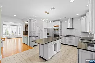 40 Oakdene Ave B, Palisades Park, NJ 07650 - Photo 15