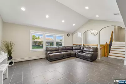 12 Manning Road, Paramus, NJ 07652 - Photo 3