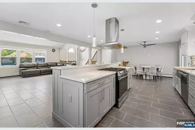 12 Manning Road, Paramus, NJ 07652 - Photo 7