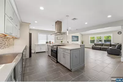12 Manning Road, Paramus, NJ 07652 - Photo 9