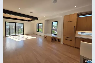 1047 Anderson Avenue B #B, Fort Lee, NJ 07024 - Photo 3