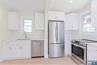 693 Chestnut Avenue, Teaneck Township, NJ 07666 - Photo 7