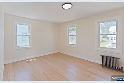 693 Chestnut Avenue, Teaneck Township, NJ 07666 - Photo 9