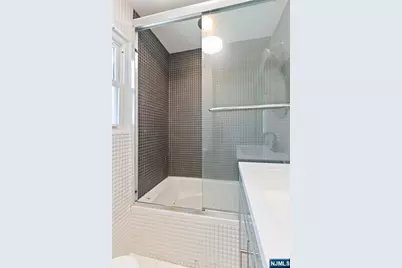 693 Chestnut Avenue, Teaneck Township, NJ 07666 - Photo 13