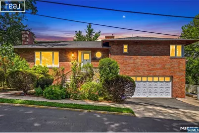 253 McElroy Avenue, Fort Lee, NJ 07024 - Photo 5