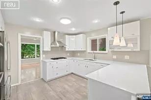 253 McElroy Ave, Fort Lee, NJ 07024 - Photo 17