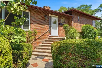 253 McElroy Avenue, Fort Lee, NJ 07024 - Photo 3