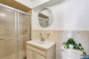 33 Henry Pl B2, Hackensack, NJ 07601 - Photo 17