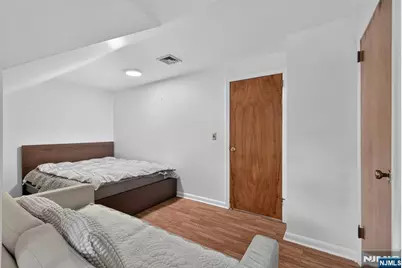 7 Glenwood Avenue, Leonia, NJ 07605 - Photo 17