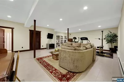 900 Laurie Lane, Franklin Lakes, NJ 07417 - Photo 39