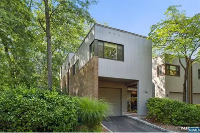 300 Pond Court 5E #5E, Washington Township, NJ 07676 - Photo 3