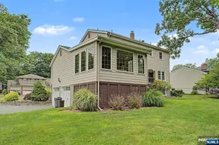 34 Cavell Pl, Caldwell, NJ 07006 - Photo 37