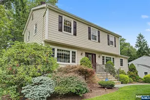 34 Cavell Pl, Caldwell, NJ 07006 - Photo 3