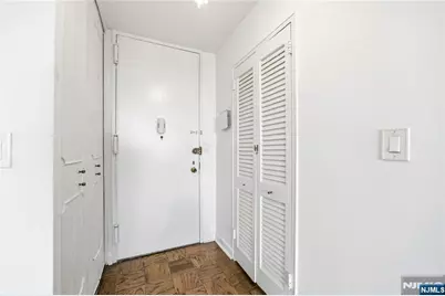 2077 Center Avenue 20F #20F, Fort Lee, NJ 07024 - Photo 15