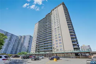 2077 Center Ave 20F, Fort Lee, NJ 07024 - Photo 39