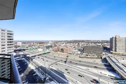 2077 Center Avenue 20F #20F, Fort Lee, NJ 07024 - Photo 29
