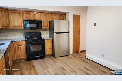334 6th Street 1st Floor #1st floor, Palisades Park, NJ 07650 - Photo 3