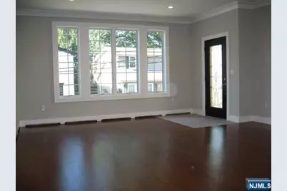 816 Jassamine Way, Fort Lee, NJ 07024 - Photo 3