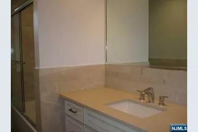 816 Jassamine Way, Fort Lee, NJ 07024 - Photo 15