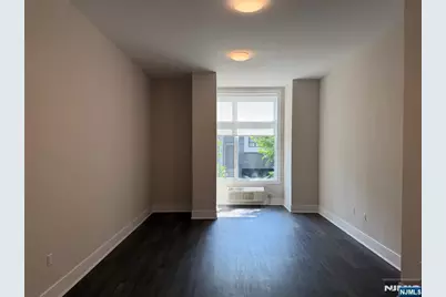 470 Main Street 304 #304, Fort Lee, NJ 07024 - Photo 3