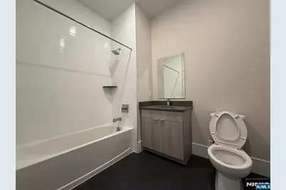 470 Main Street 304 #304, Fort Lee, NJ 07024 - Photo 9