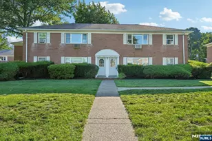 39 Manchester Ct 122, Wayne, NJ 07470 - Photo 1
