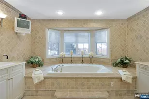 457 Devonshire Dr, Franklin Lakes, NJ 07417 - Photo 29