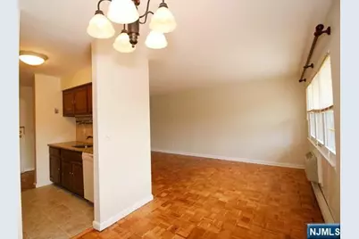 207 N Maple Avenue, Park Ridge, NJ 07656 - Photo 7